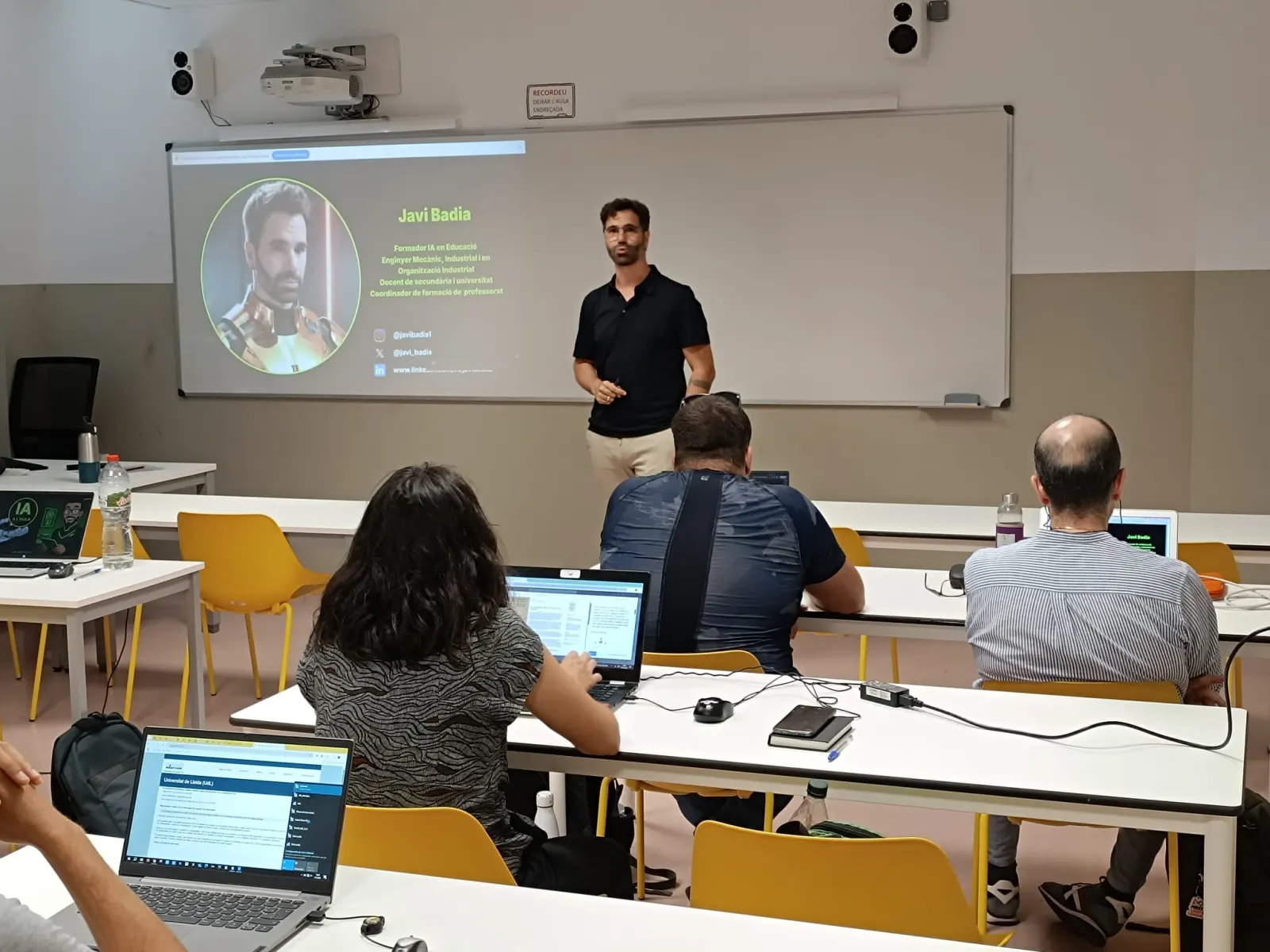 Javi Badia formant docents sobre intel·ligència artificial a l'aula