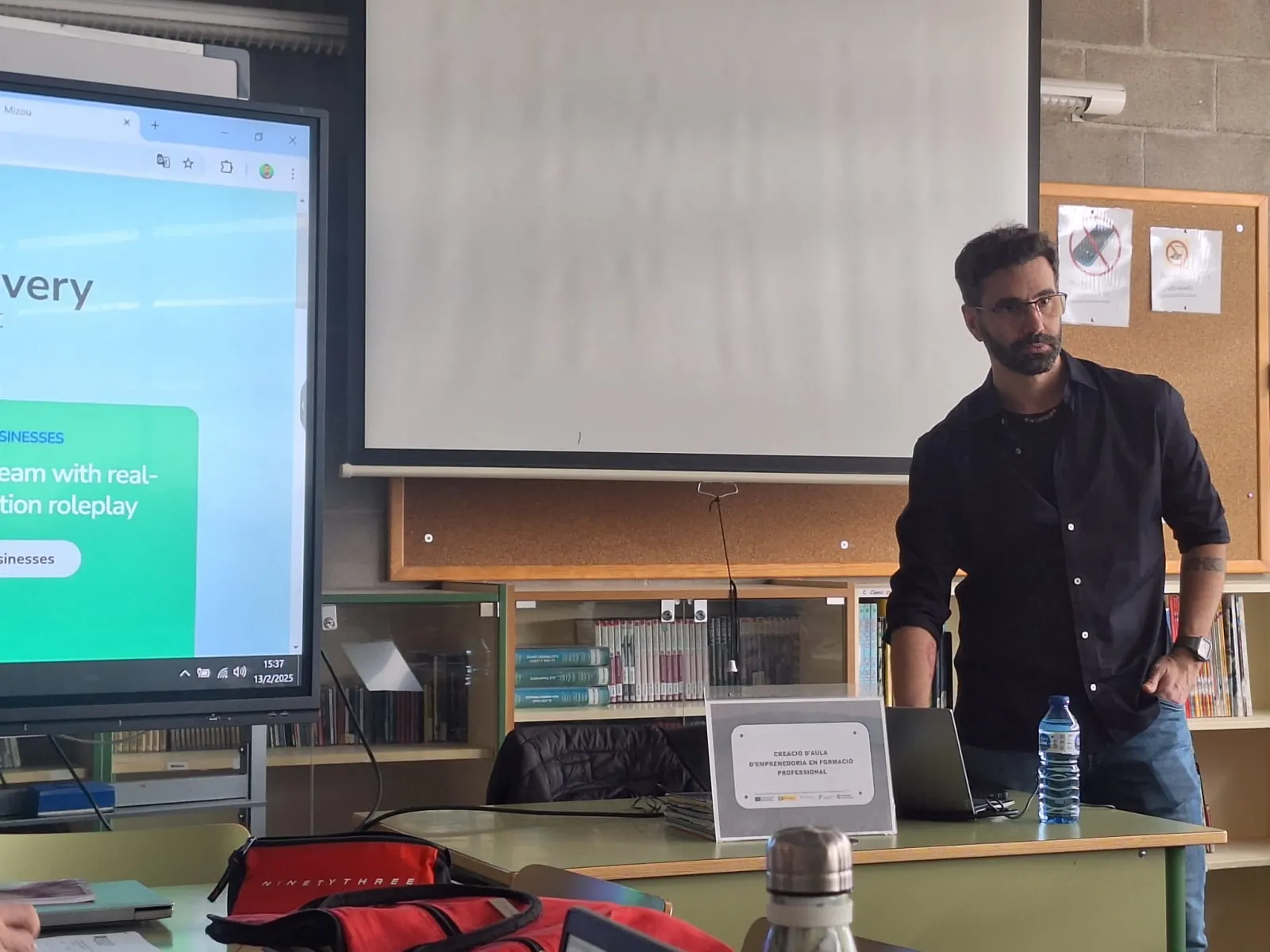 Exemple de xatbot educatiu amb IA mostrat en una formació de XÈRPIA